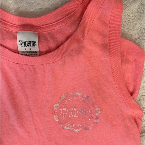 PINK tank with sequence on back size S - Picture 3 of 4